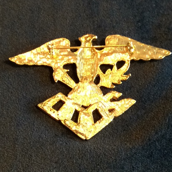 Patriotic Unisex Austrian Crystal Eagle Pin - Picture 4 of 4